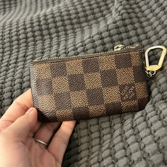 Louis Vuitton LV Key Pouch Card Holder - Picture 4 of 12